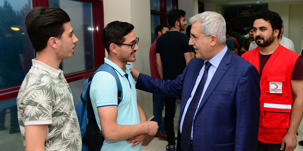 Kızılay ve KSÜ İşbirliğiyle Öğrencilere İftar ikramı yapıldı