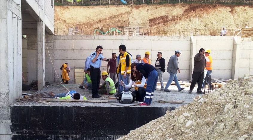 8. KATTAN DÜŞEN İNŞAAT İŞÇİSİ ÖLDÜ