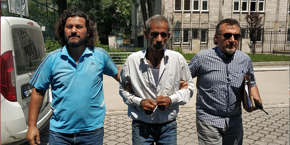 'Yaklaşmama' kararı bulunan karısını bıçaklayan koca adliyede