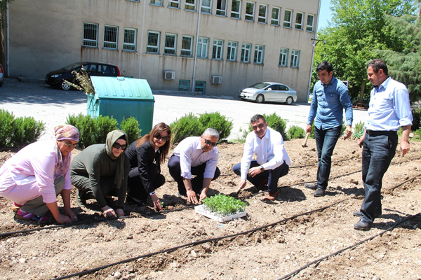 EĞİTİM HER ENGELİ AŞAR