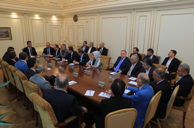 AK Partili Belediye Başkanları'ndan İmamoğlu'na tebrik ziyareti