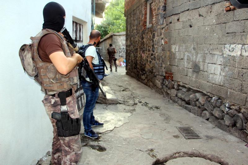 300 polis harekete geçti! Dev operasyon
