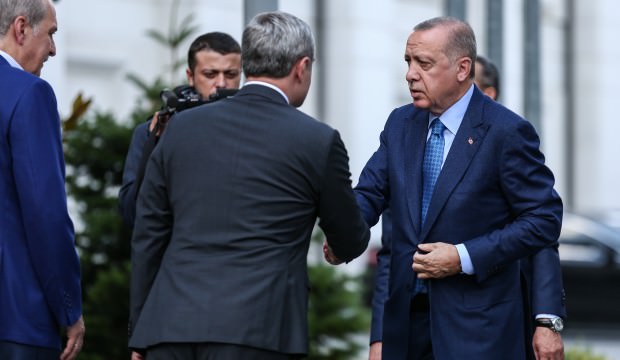 AK Parti'de iki kritik toplantı