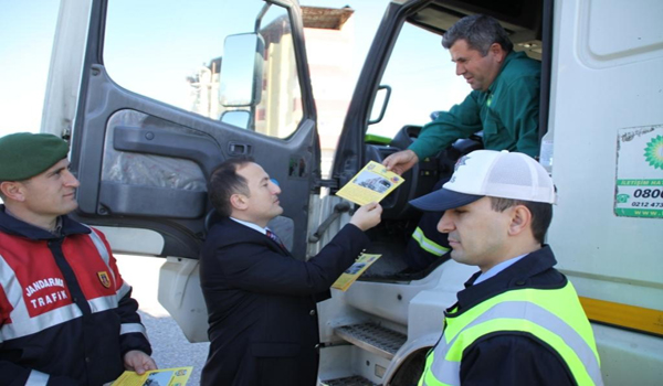 KAYMAKAM SÜRÜCÜLERİ UYARDI: KIŞ LASTİĞİNİZİ TAKIN