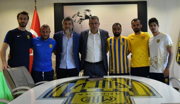 Ankaragücü'nden 5 imza birden