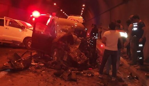 Tünelde feci kaza: Yaralılar var