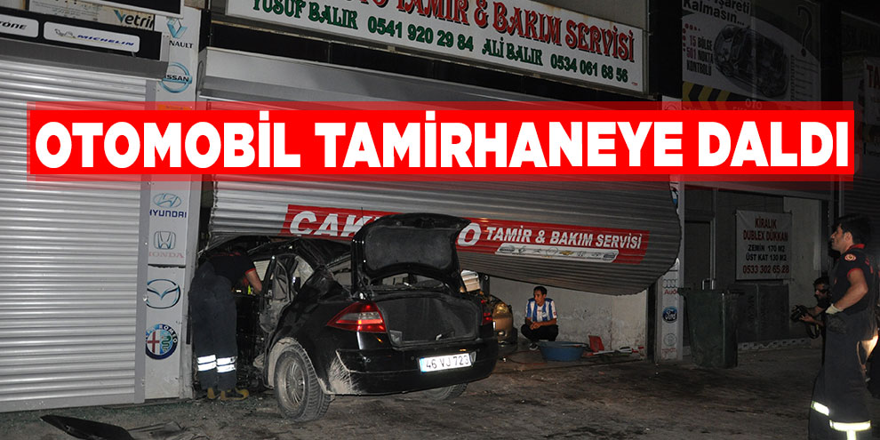 Otomobil tamirhaneye daldı: 2 yaralı