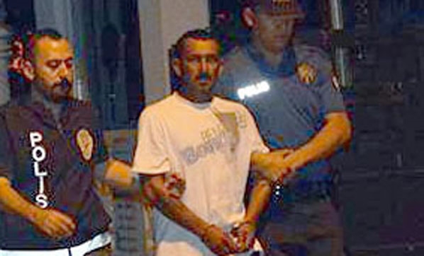 Kırmızı ışığı fırsat bilip kaçtı! O koca...