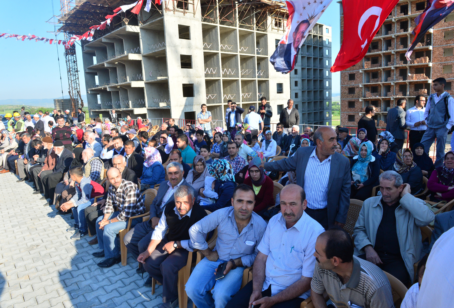 Pakdil: “Medeniyetin İzlerini Taşıyan Konutlar İnşa Edilmeli”