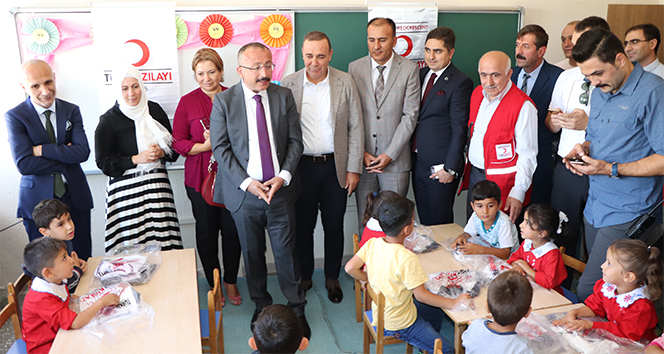 Siirt'te 4 bin öğrenciye giyim yardımı