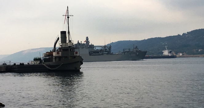 Nusret Mayın Gemisi, TCG Sancaktar gemisini Boğaz geçişinde selamladı