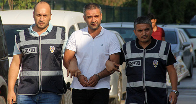 Korna çaldığı için polisin oğlunu bıçakladı