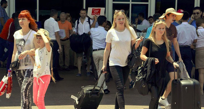 Antalya 9 aylık dönemde 12 milyon turisti ağırlayarak rekor kırdı