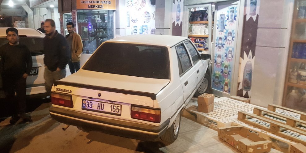 Fren yerine gaza basınca markete girdi