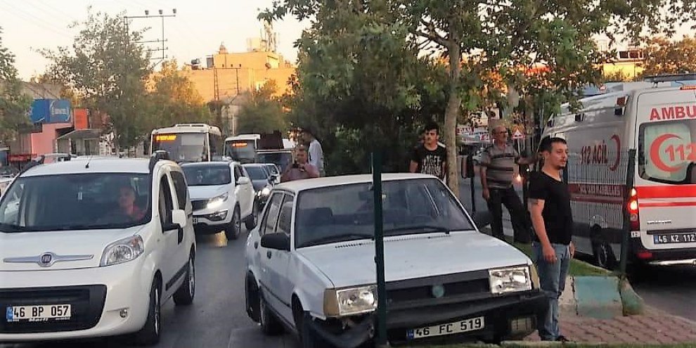 Yaya geçidinde kaza: 4 yaralı