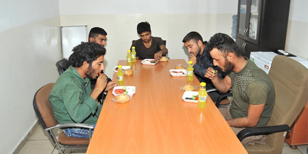 PKK/YPG'li 24 terörist güvenlik güçlerine teslim oldu!