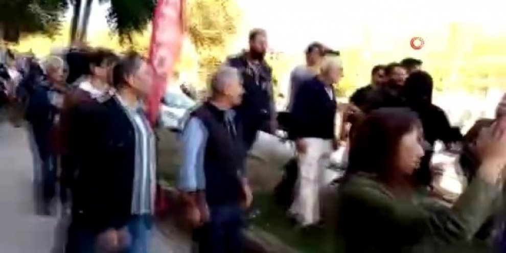 Slogan atan HDP'lilere polis müdahalesi