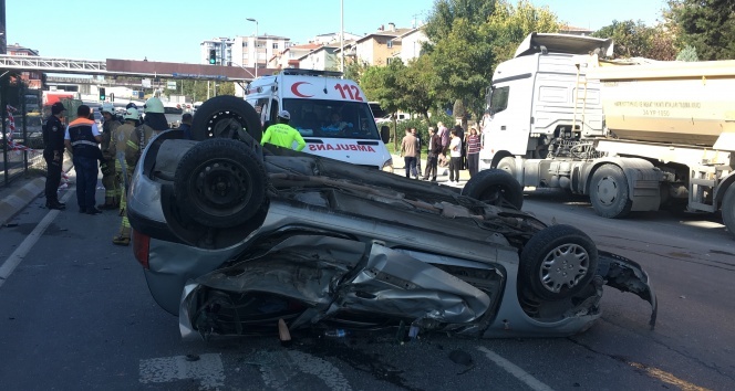 Yeşil ışığı kaçırmamak için gaza yüklenen sürücü kazaya neden oldu: 6 yaralı