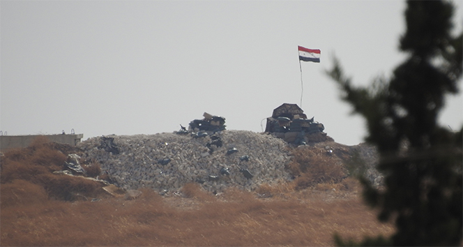 Terör örgütünden bayrak oyunu