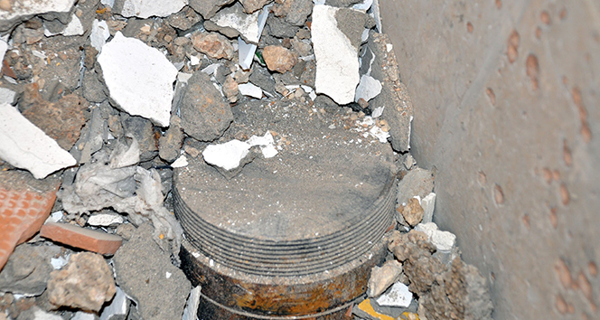 İçeride havan mermisini gören kadın büyük şok yaşadı