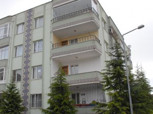 GURBETÇİ HAYIRSEVERDEN YARDIMA MUHTAÇ AİLEYE EV