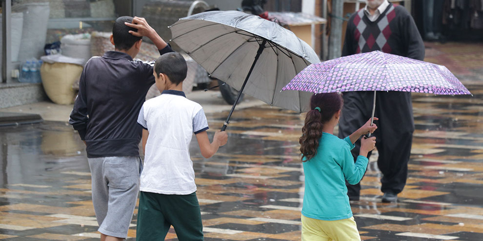 Vatandaşlar yağmura hazırlıksız yakalandı