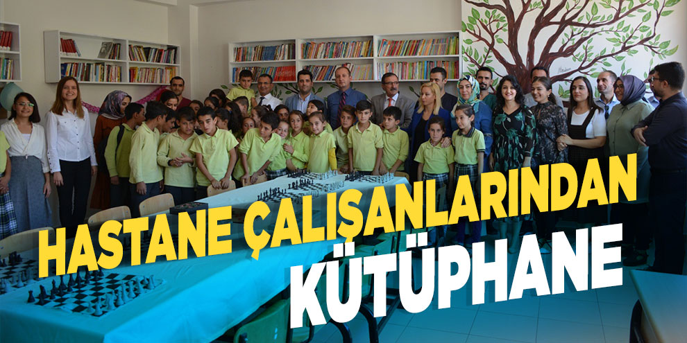 Hastane çalışanlarından öğrencilere kütüphane