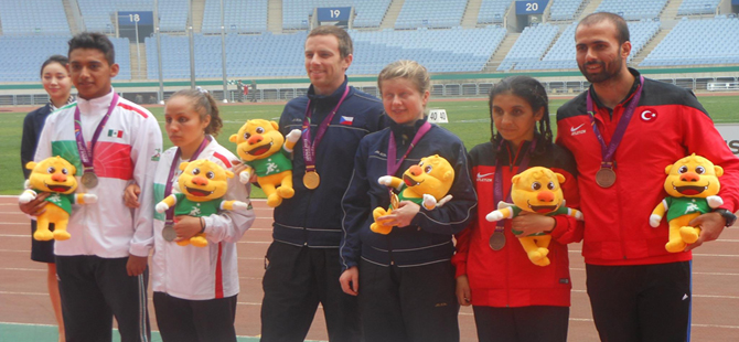 AYŞE ÖZCAN DÜNYA 3.SÜ