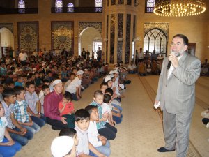 YEDİ YAŞINDAYIM NAMAZ’A BAŞLIYORUM