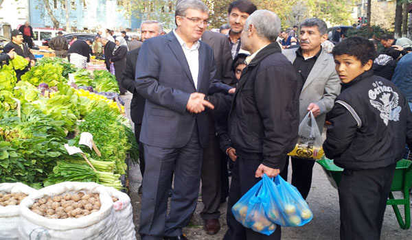 SITKI GÜVENÇ, SEMT PAZARLARINI GEZDİ