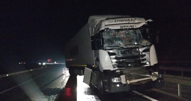 Bilecik'te yola dökülen mazot kazaya neden oldu