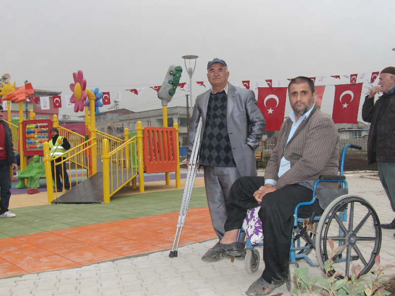 ENGELSİZ YAŞAM PARKINA DÜNYA ENGELLİLER GÜNÜNDE KAVUŞTULAR