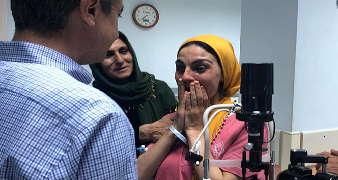 21 sene sonra gözlerini açtı, çifte mutluluk yaşadı