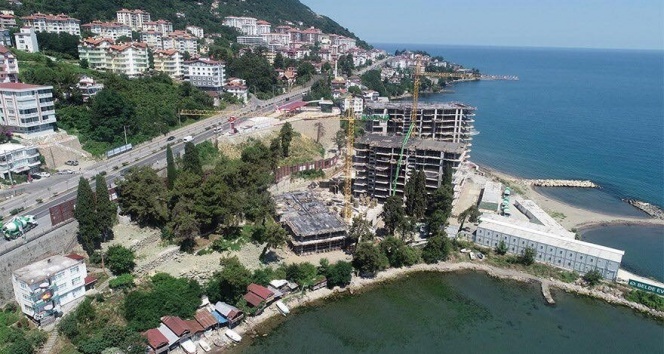 190 yıllık Müslüman mezarlığına gökdelen dikilmiş