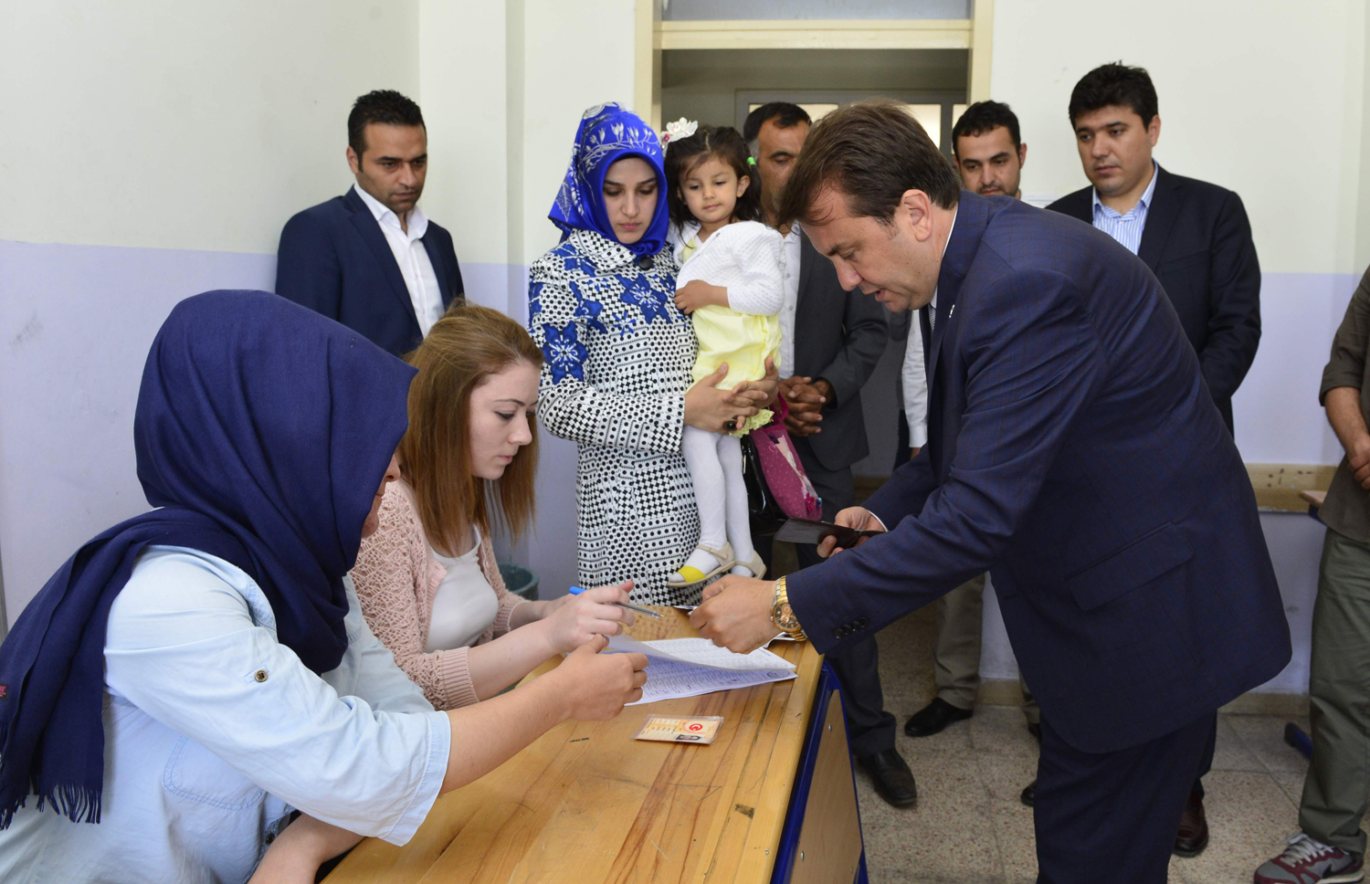 BAŞKAN ERKOÇ OY’UNU KULLANDI