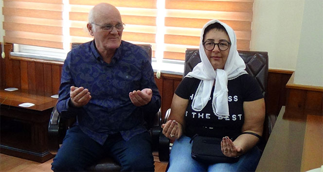 İşaret diliyle Müslüman oldu