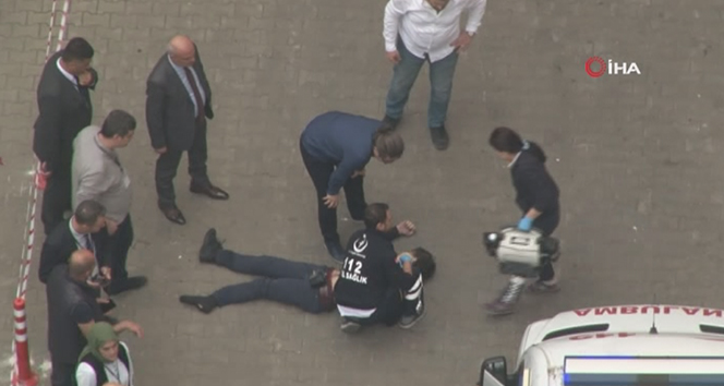 Kuyumcu Kent'in çatısından düşen genç ağır yaralandı