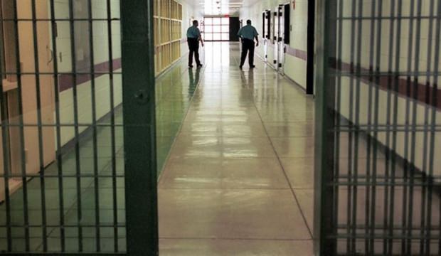 Not kağıdıyla PKK'lılara bilgi verirken yakalandı