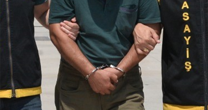 Arkadaşının yerine ehliyet sınavına girdi, gözaltına alındı