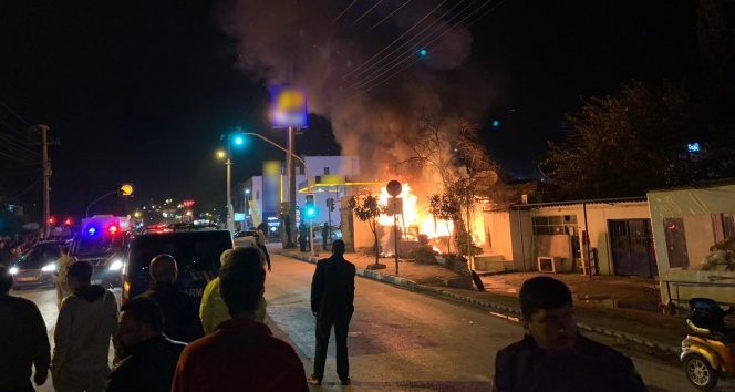 İkinci el dükkanı alev topuna döndü