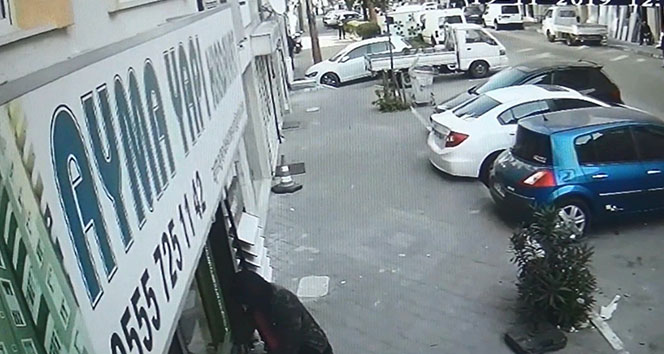 Bir şey bulamayınca semaveri çaldı