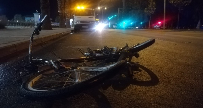 İzmir'de feci kaza: Bisiklet sürücüsü metrelerce sürüklendi