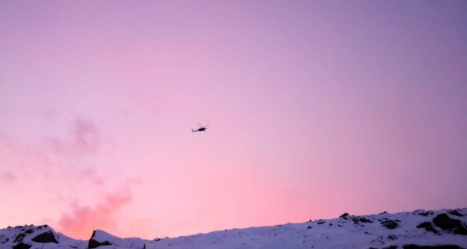 Helikopterler Uludağ'da indirme yapıyor