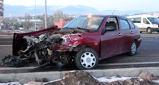 Ardahan'da trafik kazası: 4 yaralı