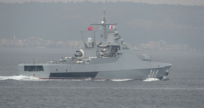 Rus savaş gemisi Çanakkale Boğazı'ndan geçti