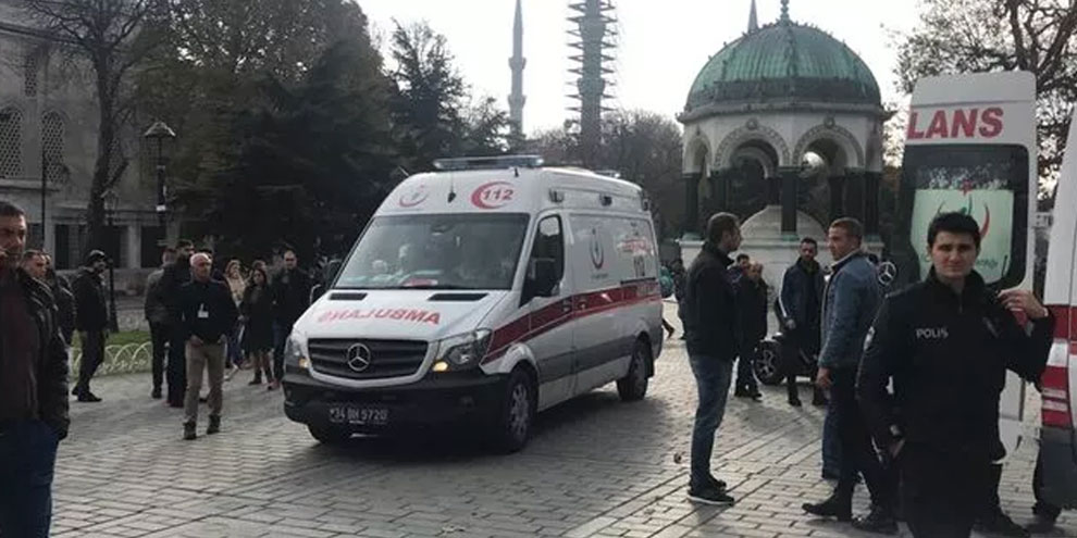 Sultanahmet Meydanı'nda silahlı kavga: 2 yaralı