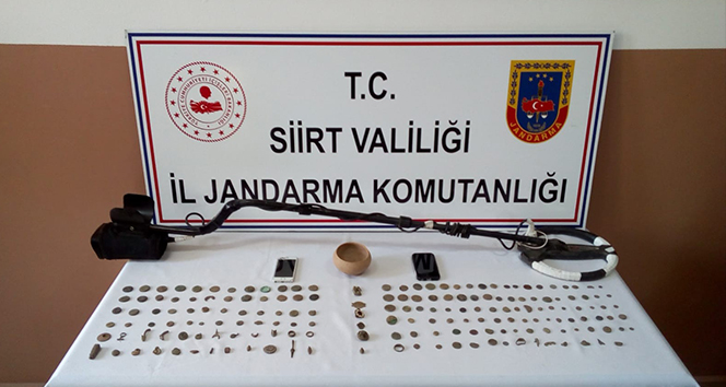 Siirt'te 143 sikke ve tarihi objeler ele geçirildi