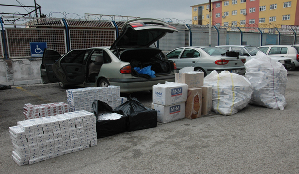 12 BİN PAKET KAÇAK SİGARA ELE GEÇİRİLDİ