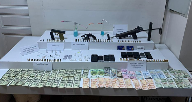 Beyoğlu'nda narkotik operasyonu 9 gözaltı