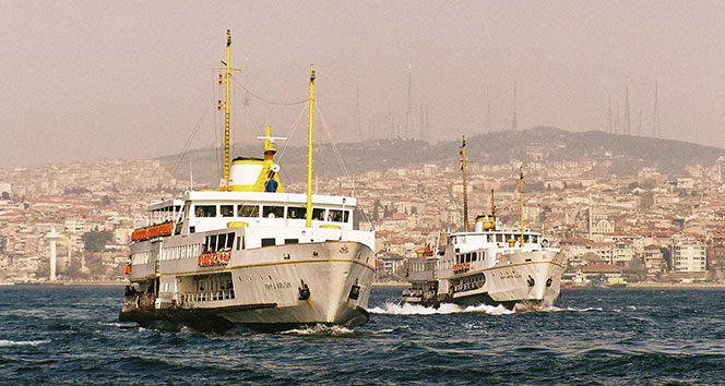 Büyükada açıklarında vapur arızalandı, yolcular denizde mahsur kaldı